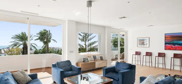 Продажа апартаментов на среднем этаже в Nueva Andalucía 1