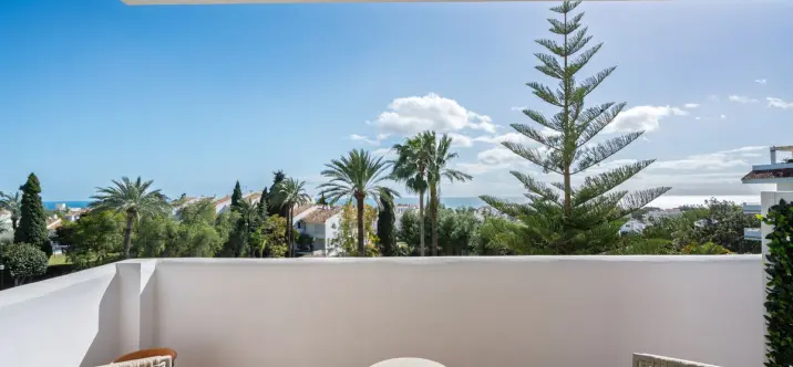 Продажа апартаментов на среднем этаже в Nueva Andalucía 3