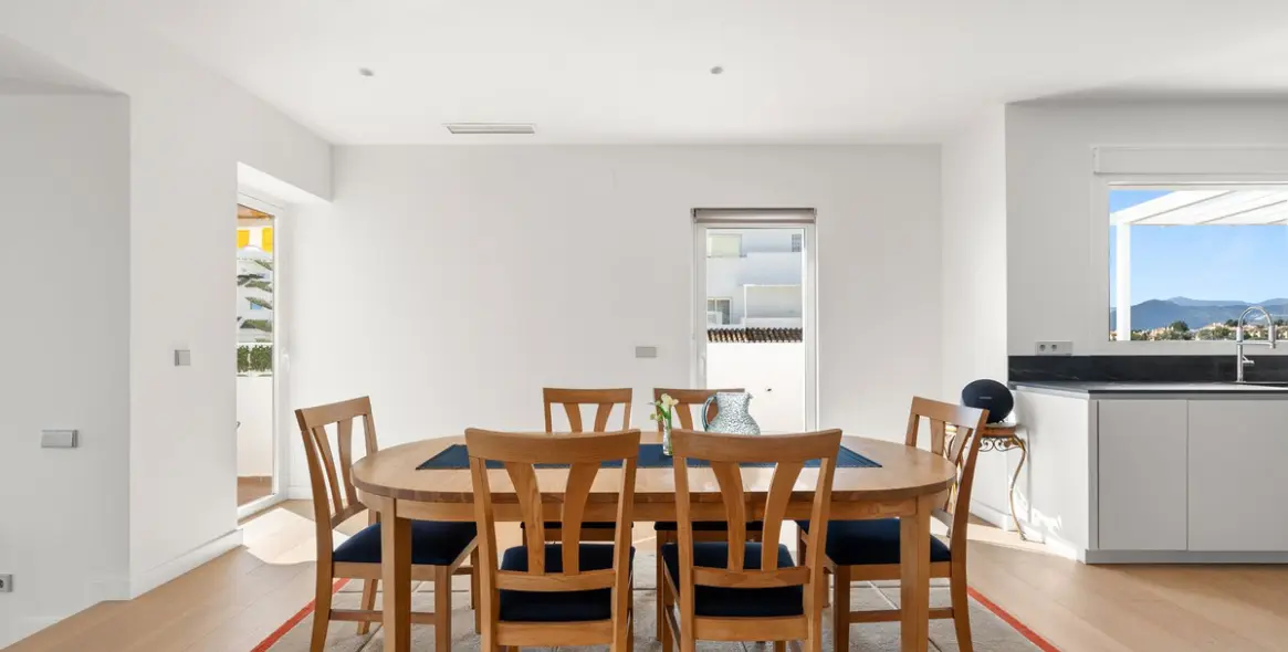 Продажа апартаментов на среднем этаже в Nueva Andalucía 15