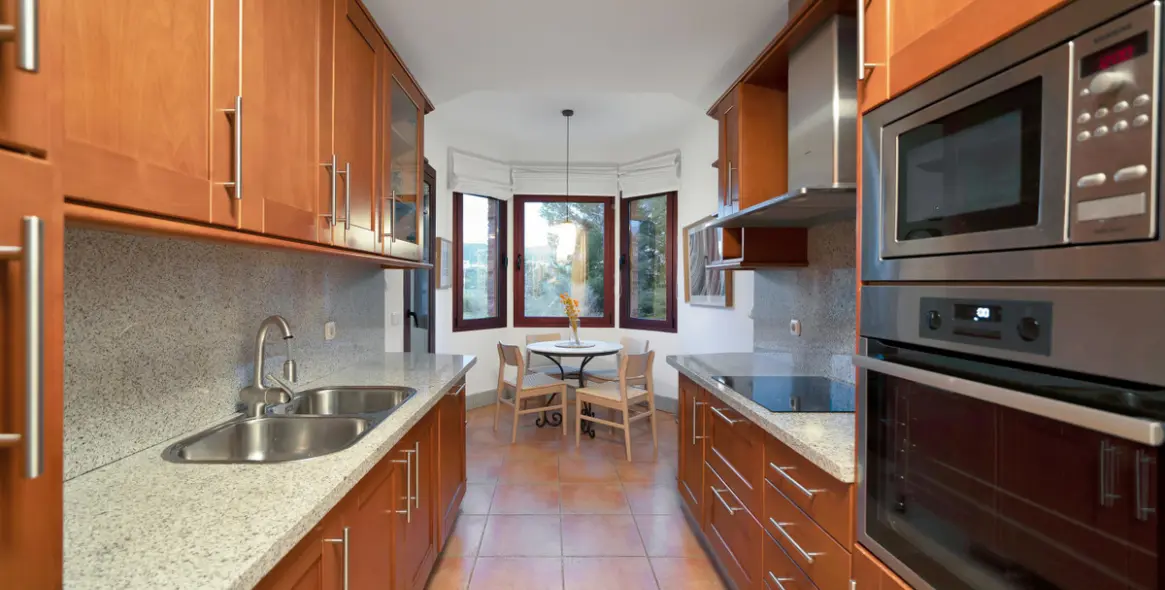 Продажа апартаментов на среднем этаже в Bahía de Marbella 11