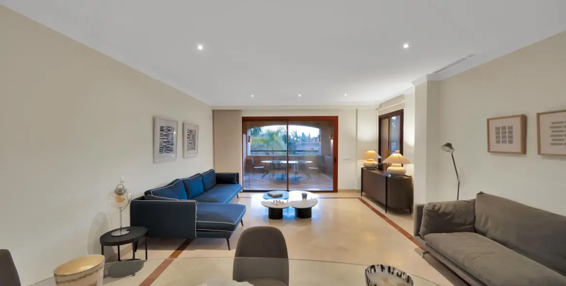 Продажа апартаментов на среднем этаже в Bahía de Marbella 16