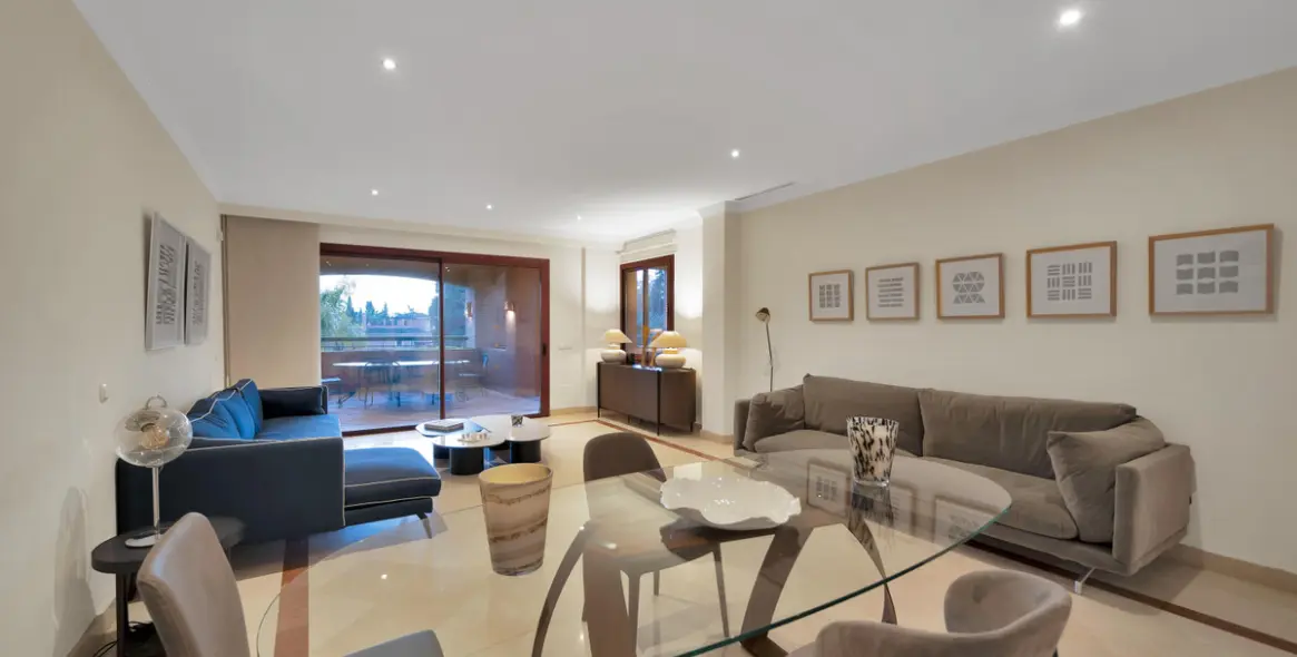 Продажа апартаментов на среднем этаже в Bahía de Marbella 17