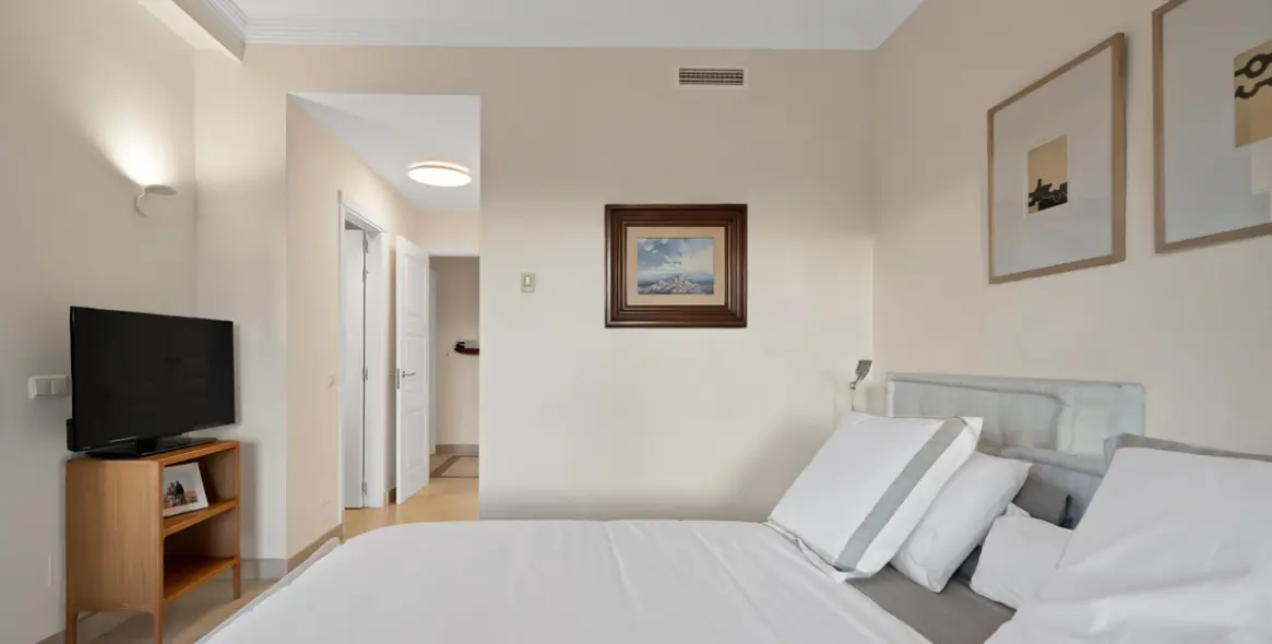 Продажа апартаментов на среднем этаже в Bahía de Marbella 31