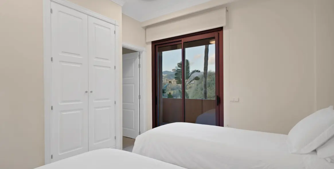 Продажа апартаментов на среднем этаже в Bahía de Marbella 37