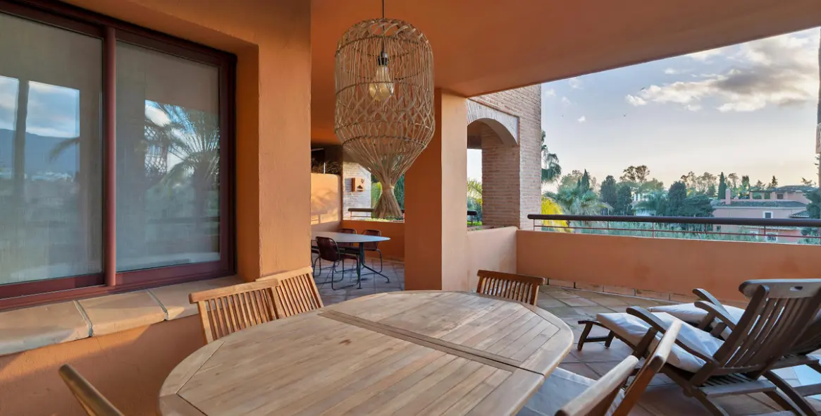 Продажа апартаментов на среднем этаже в Bahía de Marbella 42