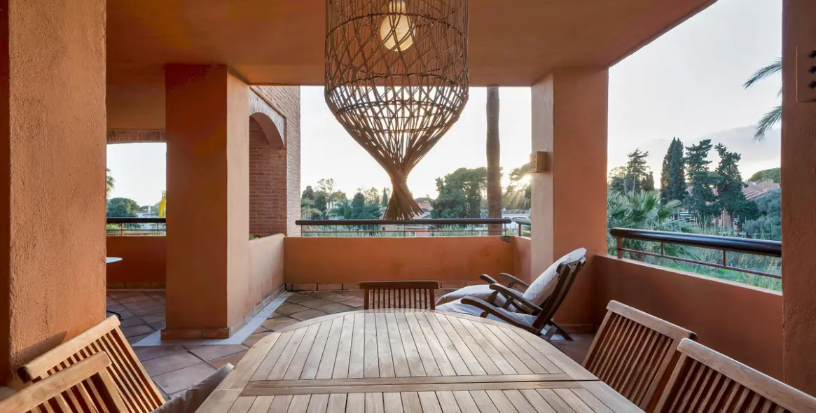 Продажа апартаментов на среднем этаже в Bahía de Marbella 43