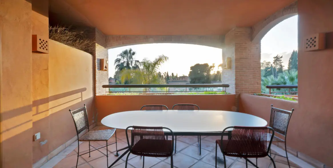 Продажа апартаментов на среднем этаже в Bahía de Marbella 45
