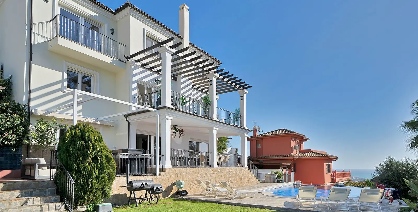 Sale of detached villa in Benalmadena 2