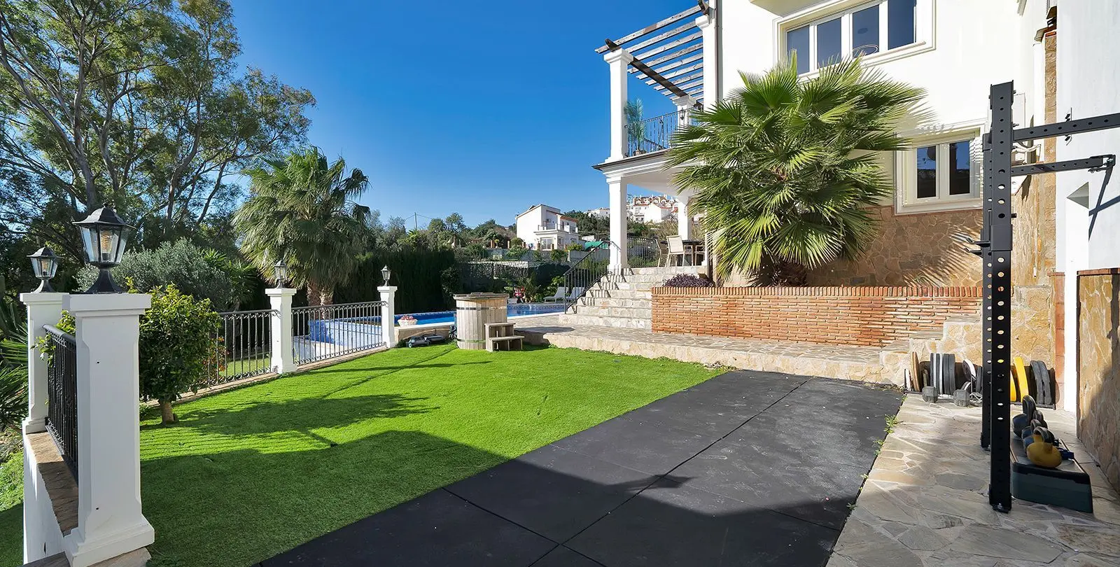 Sale of detached villa in Benalmadena 16