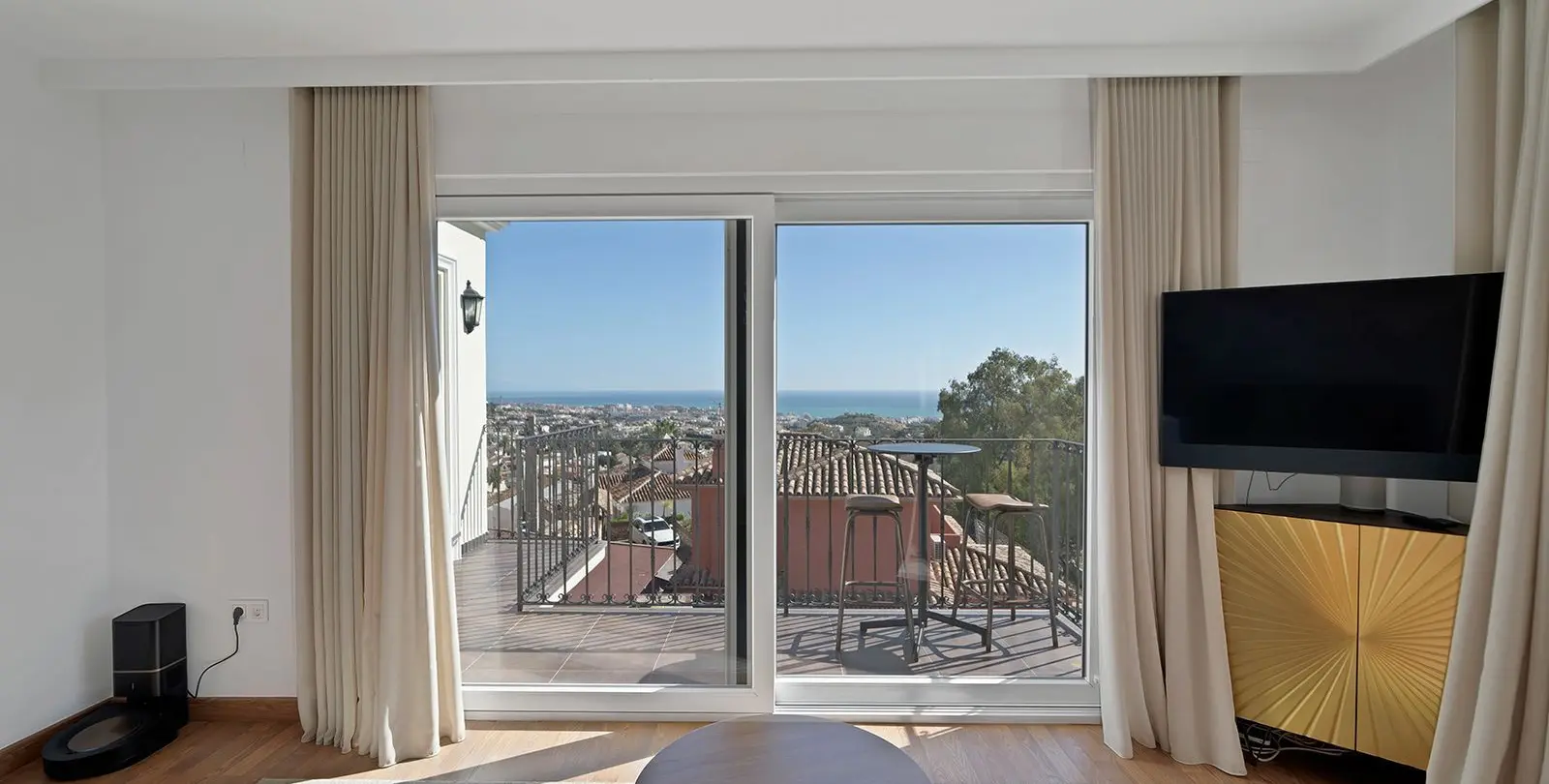 Sale of detached villa in Benalmadena 32