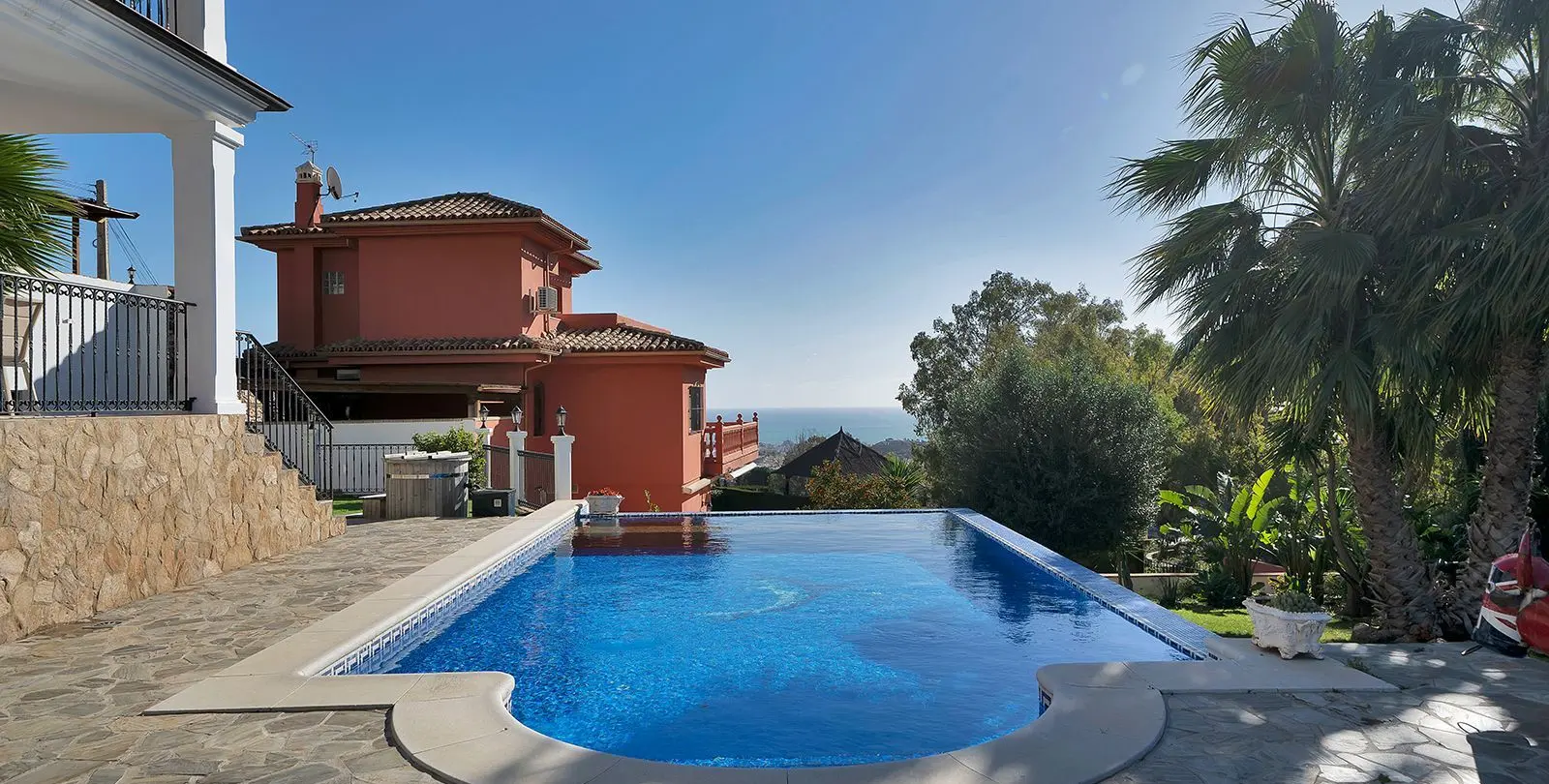 Sale of detached villa in Benalmadena 43