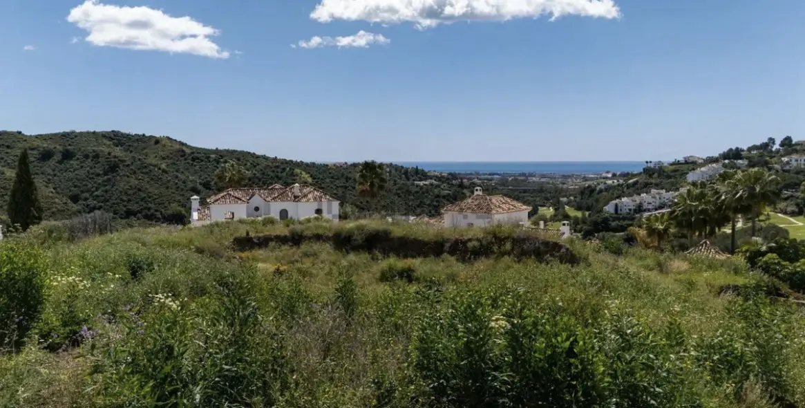 Sale of residential plot in Benahavís 18