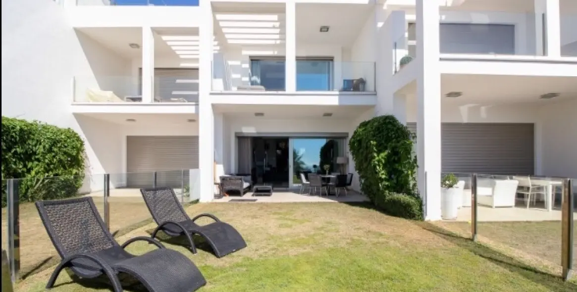 Long-term rent of townhouse in Sierra Blanca 1