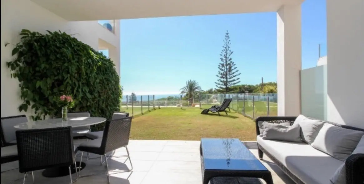 Long-term rent of townhouse in Sierra Blanca 2