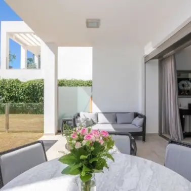 Long-term rent of townhouse in Sierra Blanca