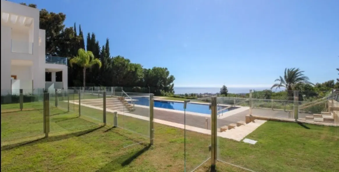 Long-term rent of townhouse in Sierra Blanca 6