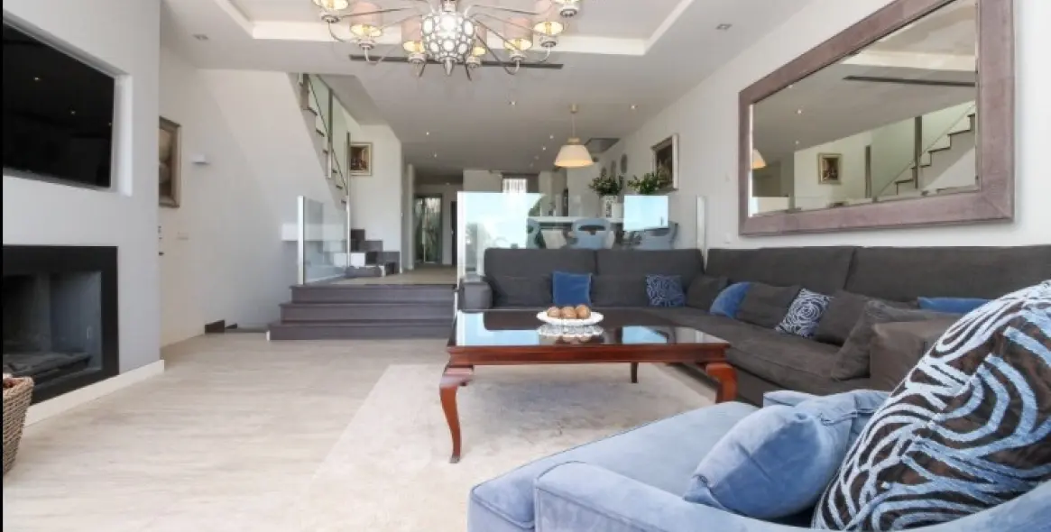 Long-term rent of townhouse in Sierra Blanca 16