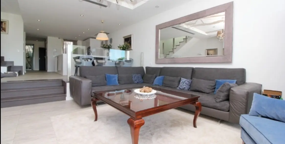 Long-term rent of townhouse in Sierra Blanca 24