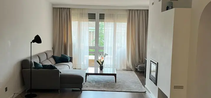 Долгосрочная аренда апартаментов на среднем этаже в Sierra Blanca 1