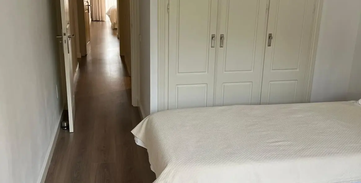 Долгосрочная аренда апартаментов на среднем этаже в Sierra Blanca 14