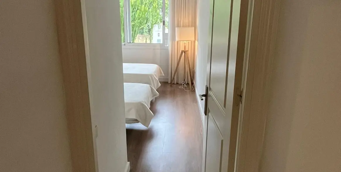 Долгосрочная аренда апартаментов на среднем этаже в Sierra Blanca 16