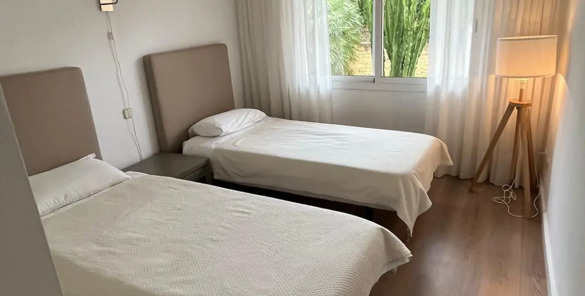 Долгосрочная аренда апартаментов на среднем этаже в Sierra Blanca 17