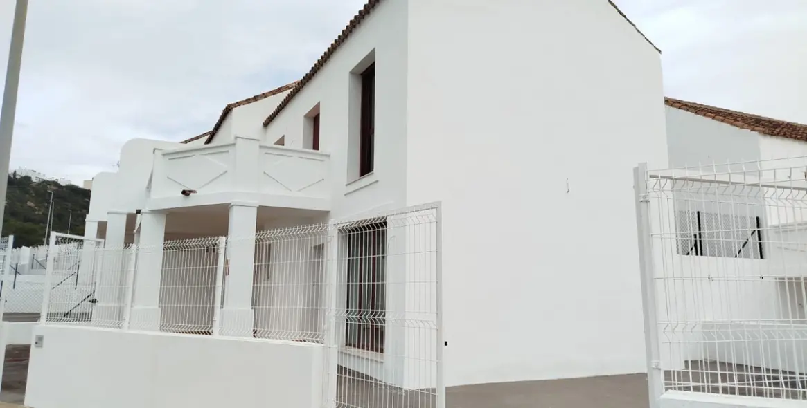 Продажа таунхауса в Doña Julia 19