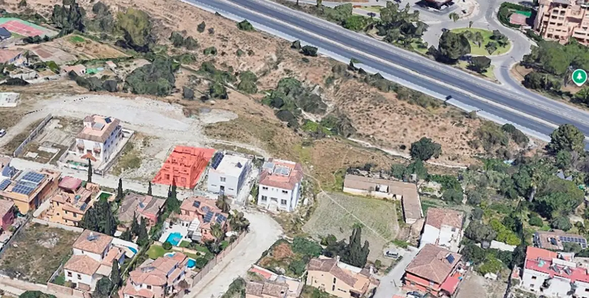 Sale of residential plot in Fuengirola 1