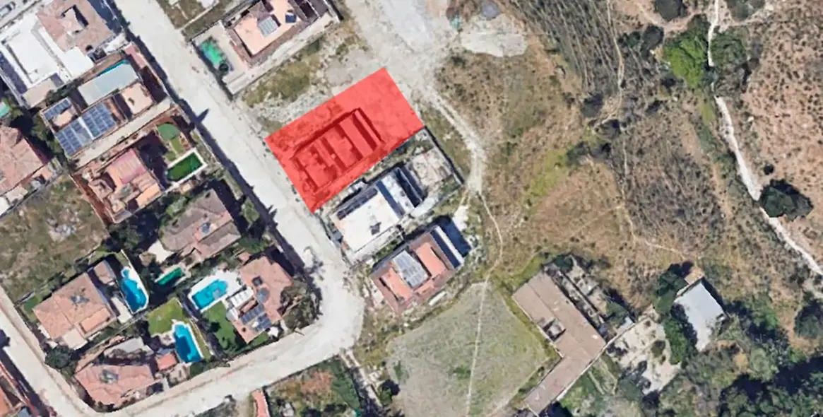 Sale of residential plot in Fuengirola 2