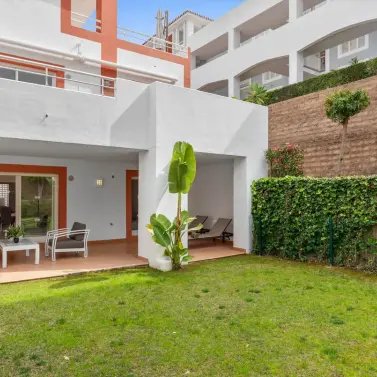 Продажа апартаментов на первом этаже в Estepona