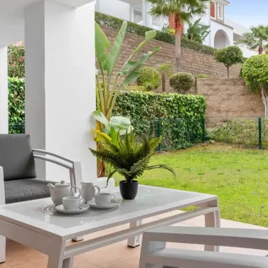 Продажа апартаментов на первом этаже в Estepona