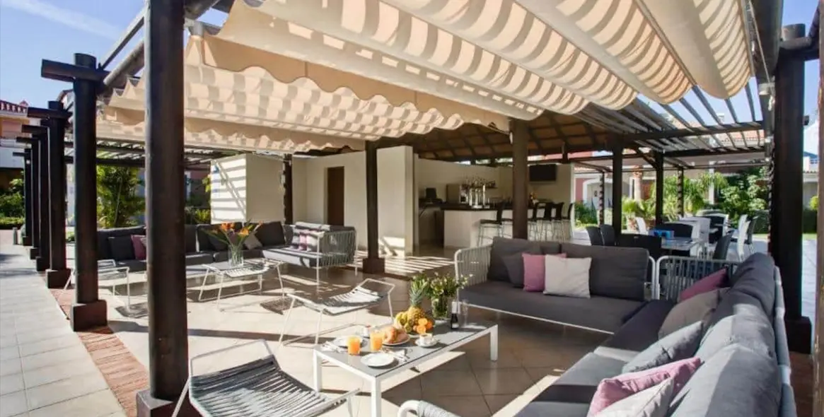 Sale of ground floor apartment in Estepona 22