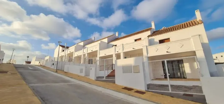 Venta de adosado en Doña Julia 3