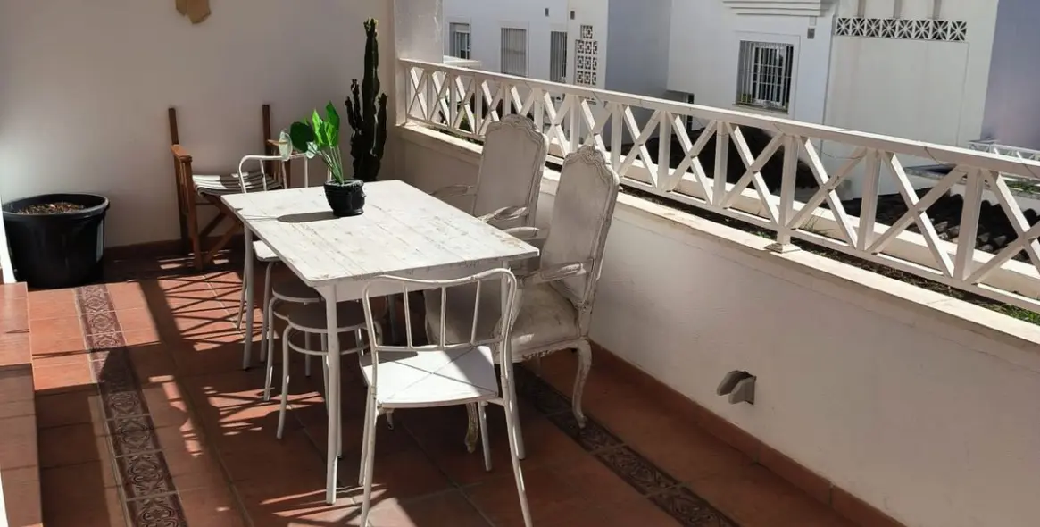 Venta de apartamento en planta media en Río Real 3