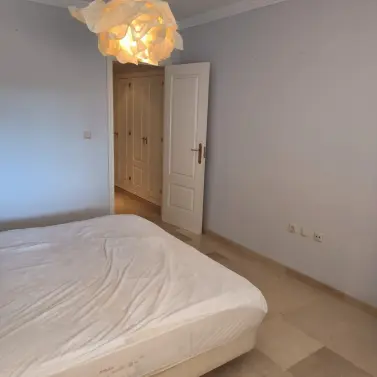 Venta de apartamento en planta media en Río Real