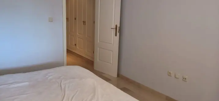 Venta de apartamento en planta media en Río Real 3