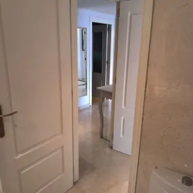 Venta de apartamento en planta media en Río Real