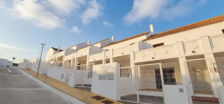 Venta de adosado en Doña Julia 4