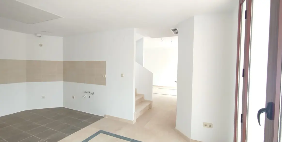 Venta de adosado en Doña Julia 10