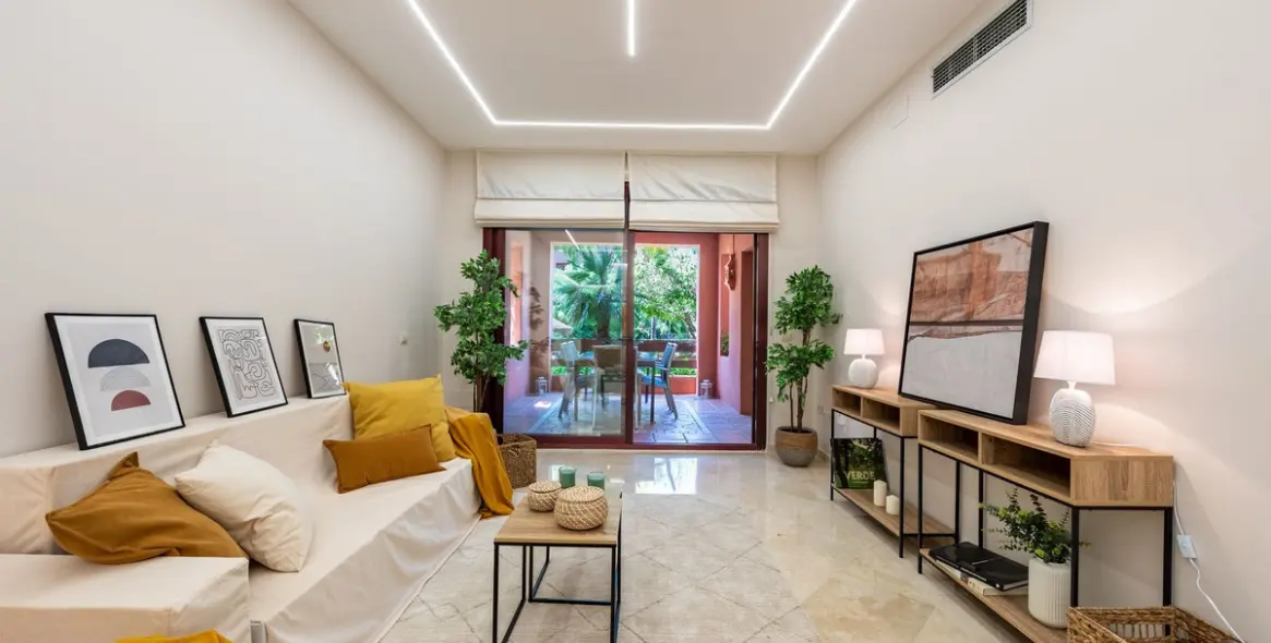 Venta de apartamento en planta baja en Marbella 2