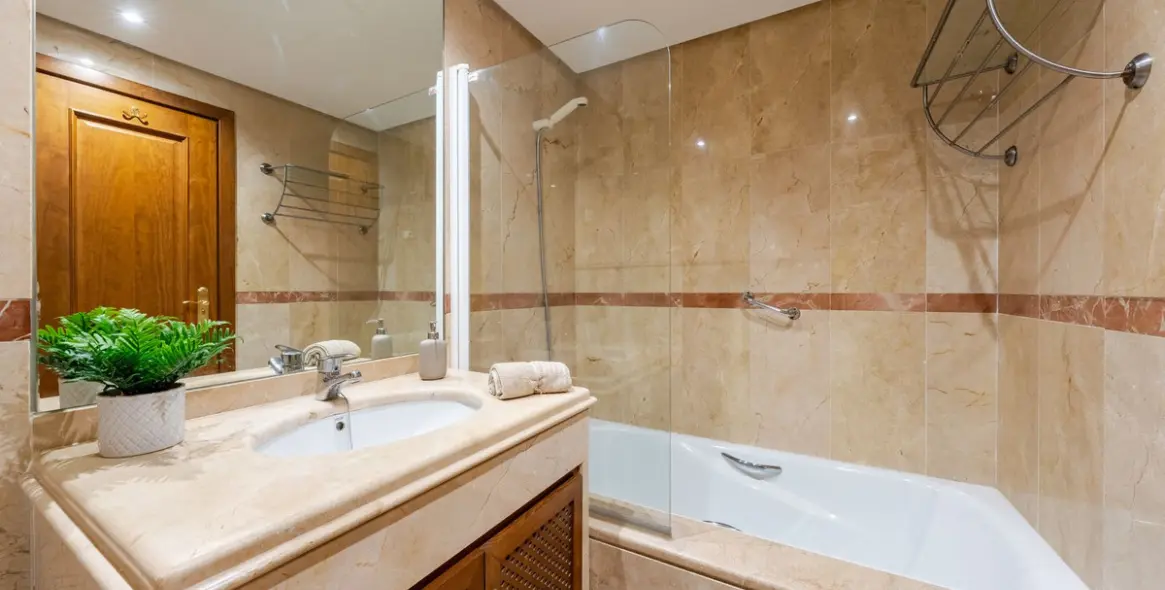 Venta de apartamento en planta baja en Marbella 12