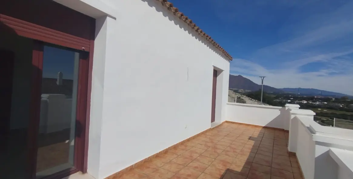Sale of townhouse in Doña Julia 27