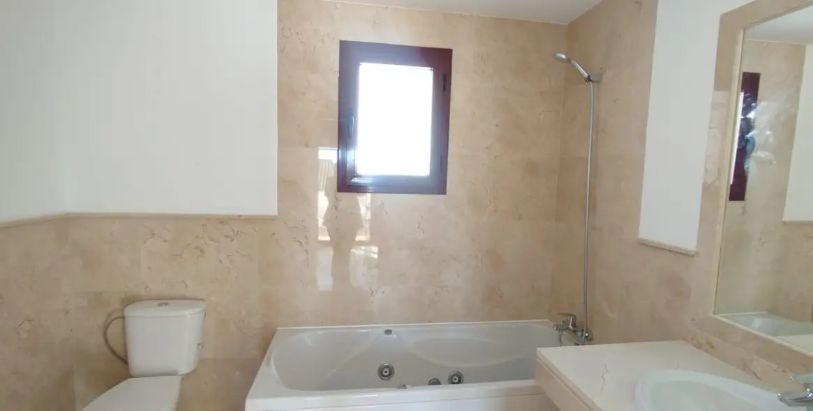 Sale of townhouse in Doña Julia 31