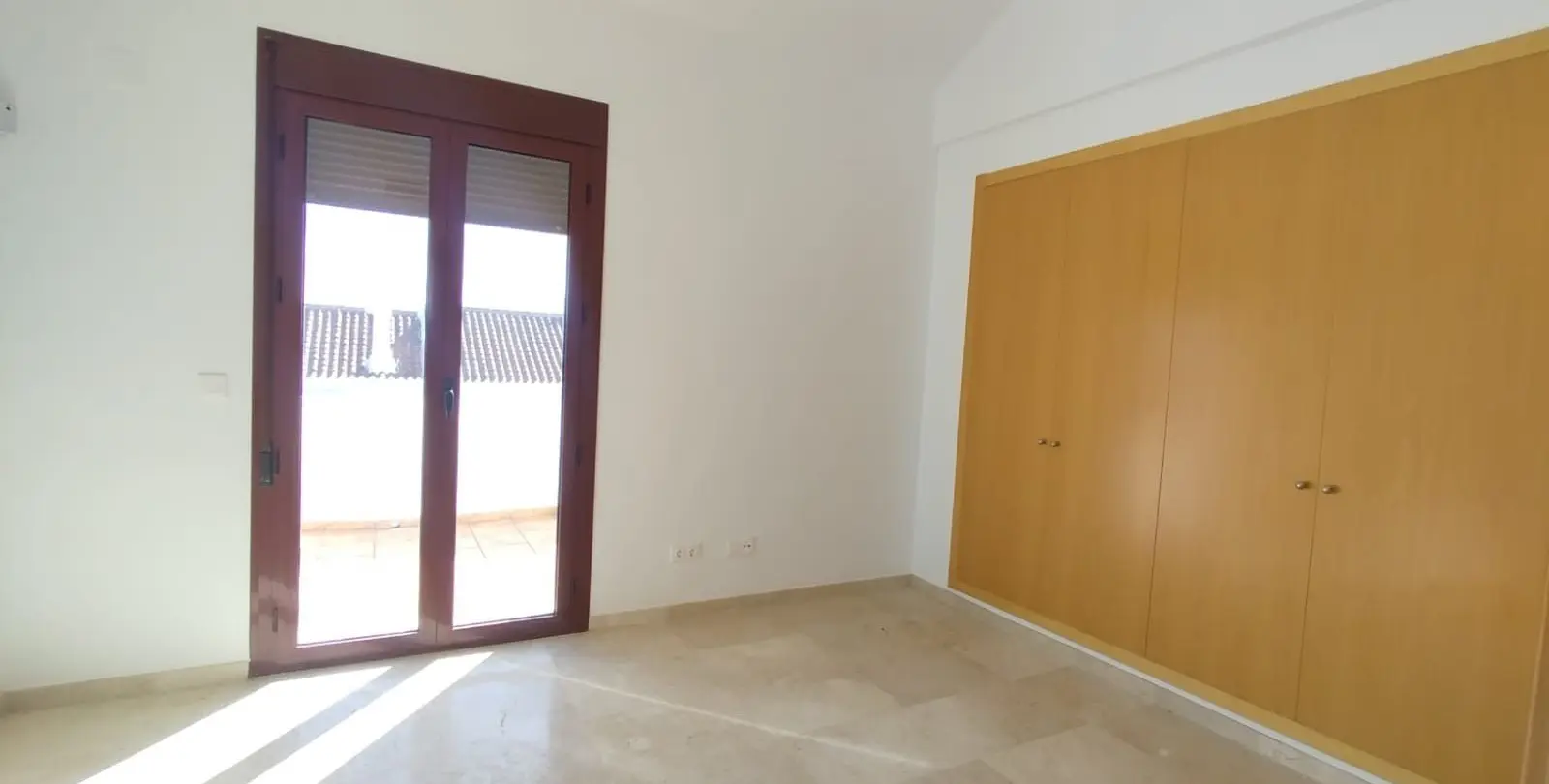 Venta de adosado en Doña Julia 16