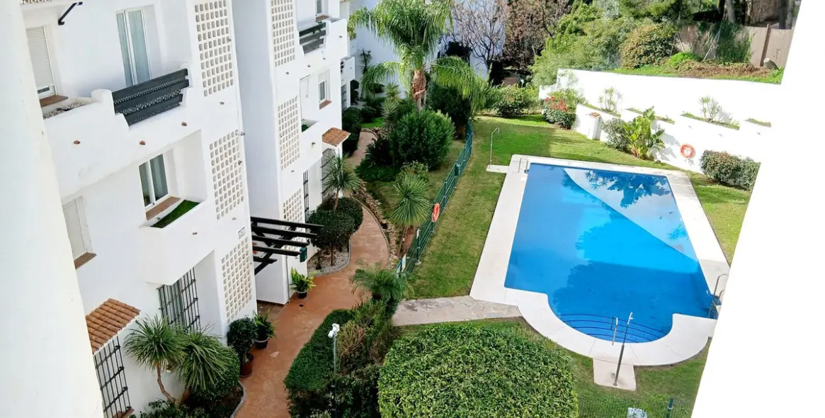 Sale of penthouse duplex in Torrequebrada 22