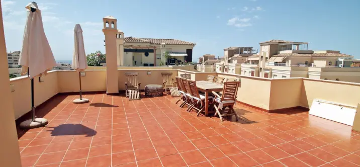 Sale of penthouse in Benalmadena 2