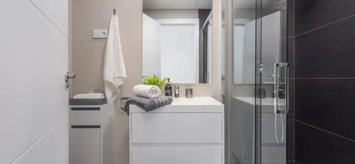 Sale of middle floor apartment in Estepona 3