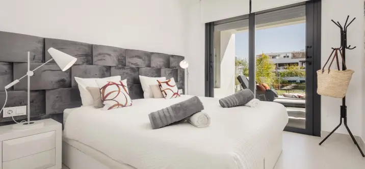 Sale of middle floor apartment in Estepona 4