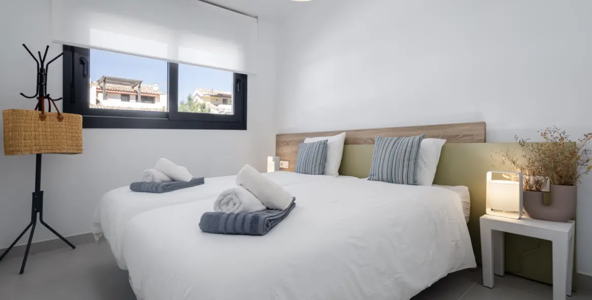 Sale of middle floor apartment in Estepona 6