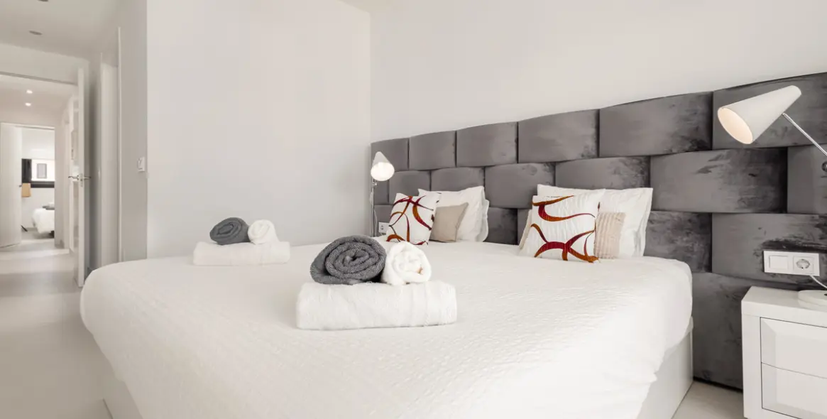 Sale of middle floor apartment in Estepona 8